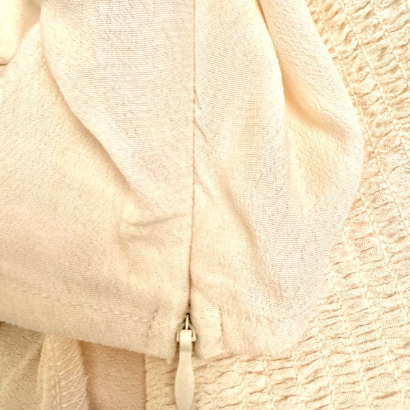 New Without Tag Ivory Butterfly Sleeves Crop Top Size Small - Picture 7 of 7